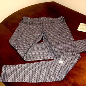 Ivivva by Lululemon GRAY with BLACK Blocked Pattern Girl’s Size 14 Leggings